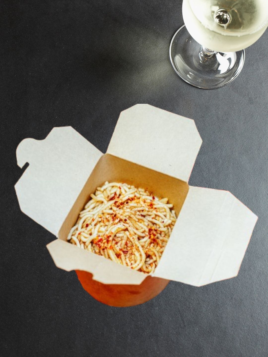 Nudle u Sechuan sosu box